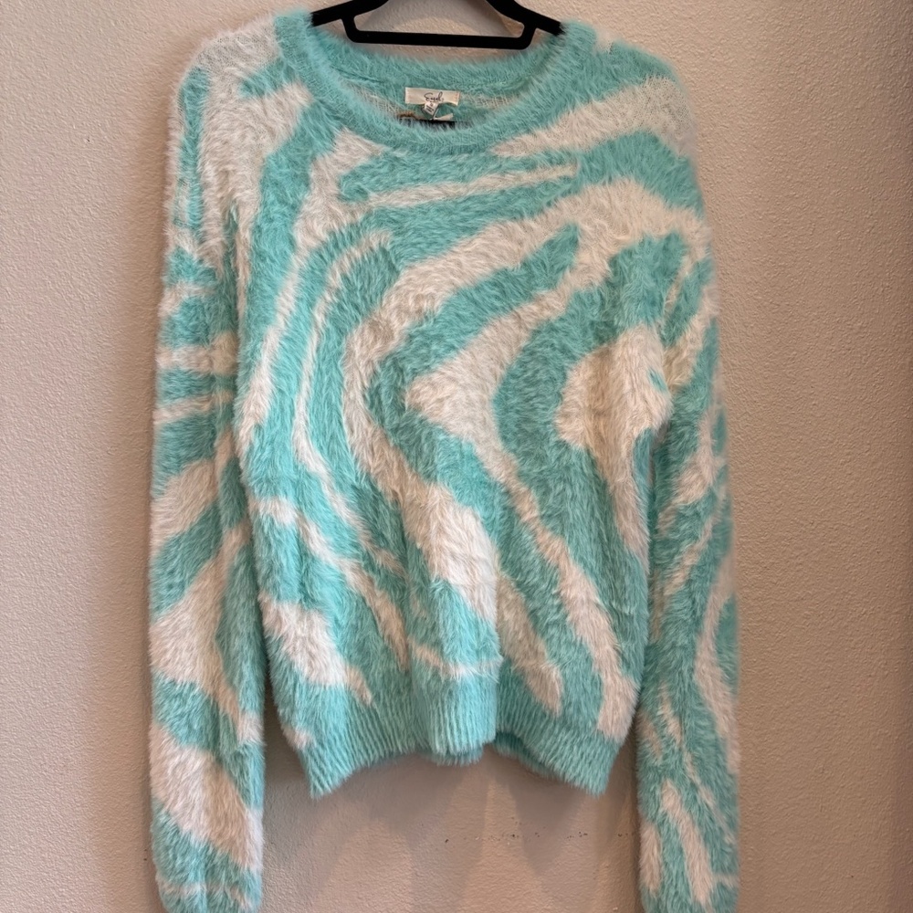 New Easel Los Angeles Sweater Pullover Fuzzy Mint Size Small - Picture 1 of 6